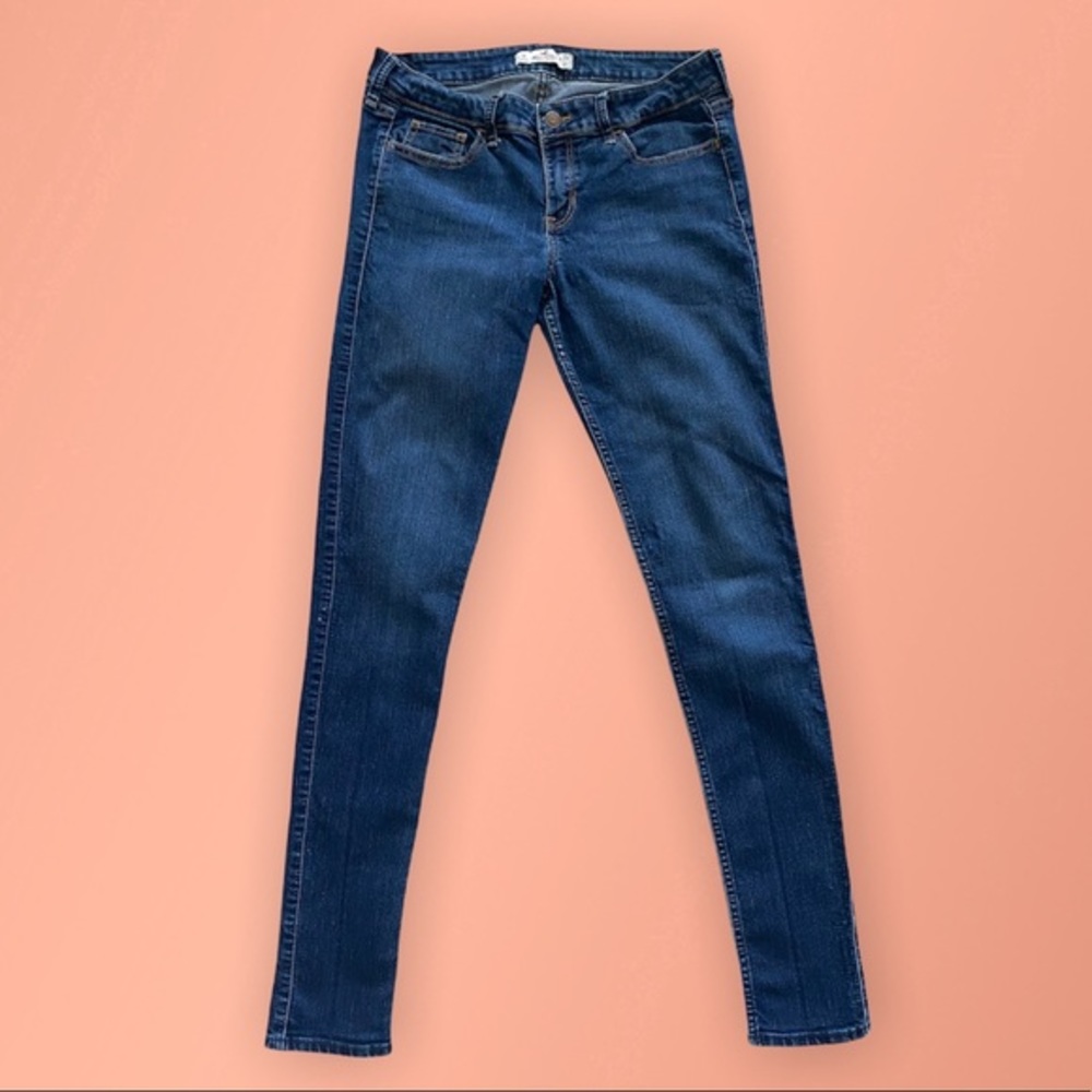 Hollister Skinny Jeans••